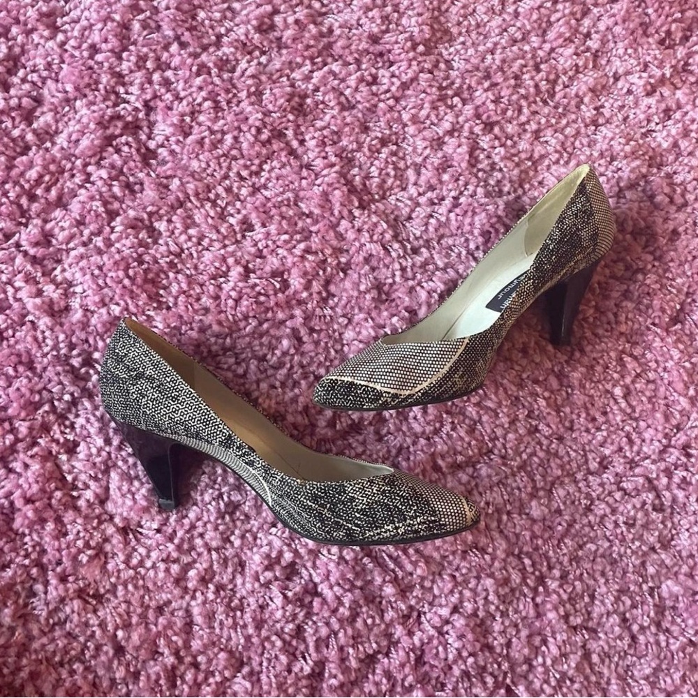 Stuart Weizman Elegant Black and White Women's Heels
